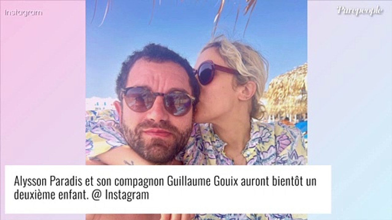 Alysson Paradis enceinte : belles photos de son baby-bump qui pousse, l'actrice radieuse en vacances