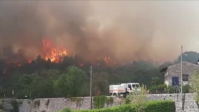 Incendio Carso, protezione civile Friuli-Venezia Giulia: La situazione peggiora