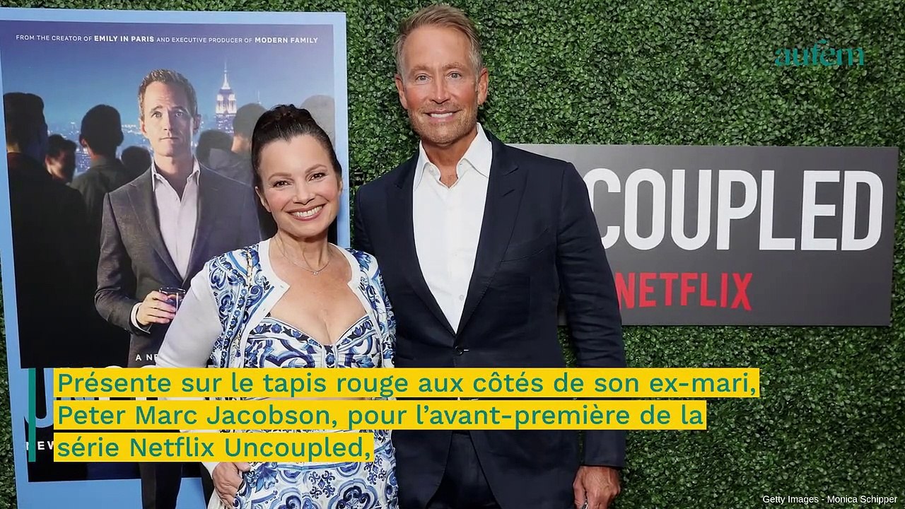 Fran Drescher (Une nounou d'enfer) ventre nu à...