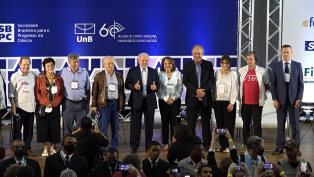 Lula da Silva asegura que negación de Bolsonaro a la ciencia agravó covid en Brasil