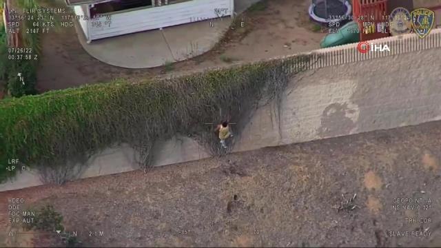 Nefes kesen hırsız-polis kovalamacası