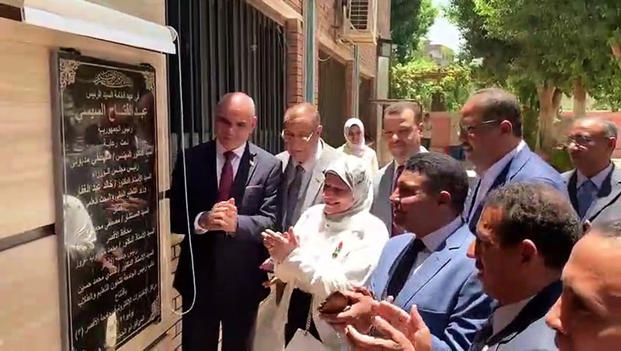 رئيس جامعة الأقصر يفتتح مركز اختبارات القدرات بكلية الفنون الجميلة