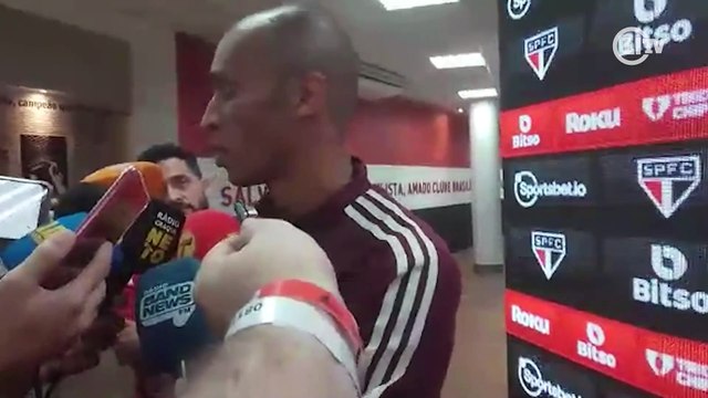 Miranda comemora vantagem no jogo de ida, e deixa futuro em aberto no São Paulo