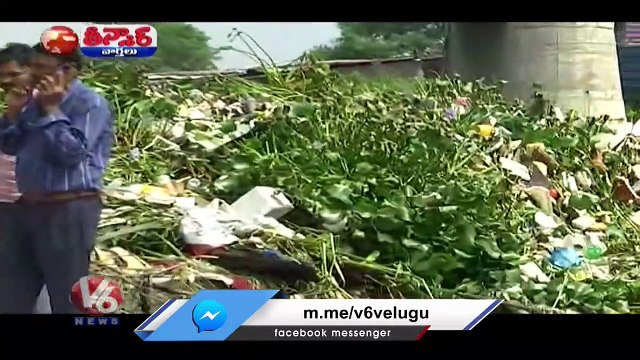 GHMC Cleaning Garbage & Mud In Colonies Near Musi River | Hyderabad | V6 Teenmaar (1)