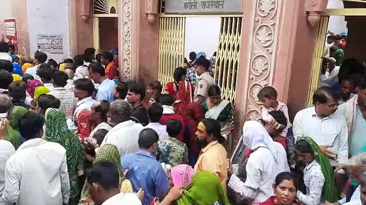 दो वर्ष बाद लहरिया धारण किए भगवान के दर्शन को उ...