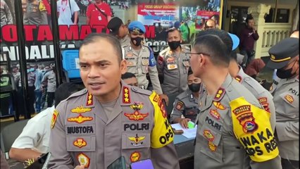 Pastikan Keadaan Senpi dan KIPS Personil, Kapolresta Mataram Lakukan Pemeriksaan