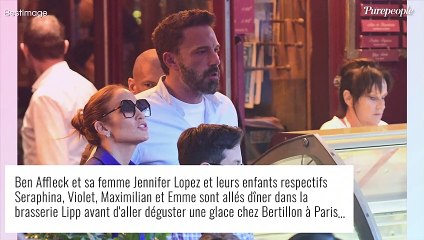 La bouche ouverte et épuisé, Ben Affleck s'endort en pleine croisière à Paris !