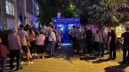 Zam haberini alan su yükleme noktasına koştu