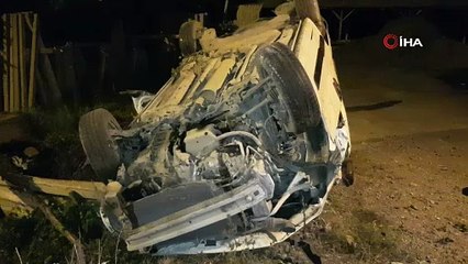 Hafif ticari araç takla attı: 2 ölü, 3 yaralı