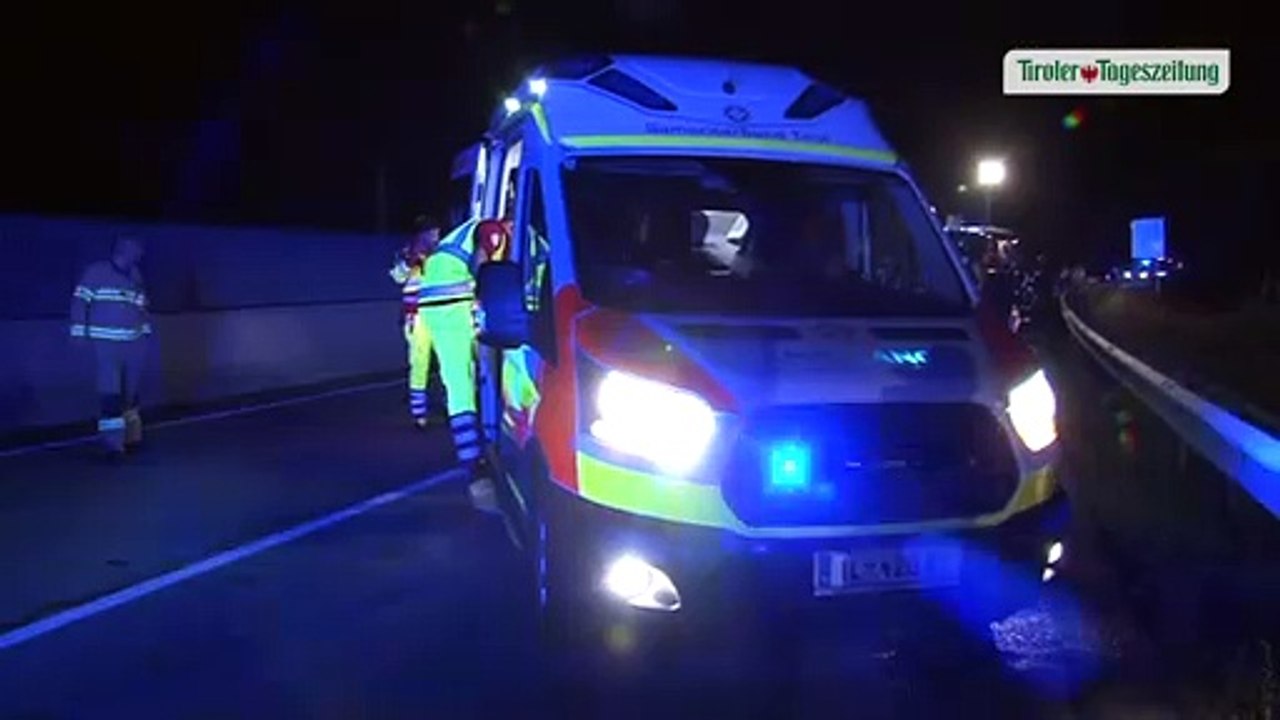 Alkolenker (38) verursachte Kollision auf Loferer Straße: Drei Verletze