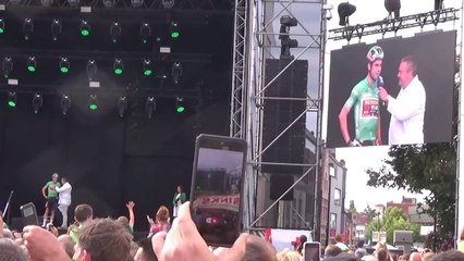 Tour de France 2022 - Wout Van Aert "welcomed like a rockstar" at Henretals : "It's fantastic to see so many people who have put on green"