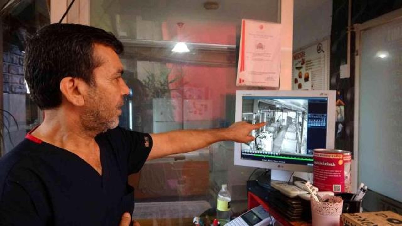 Arsız hırsız ikinci gün para bulamayınca limonata içti, bal kavanozunu çaldı- Mersin'de 2 gün üstü üste atomcuya giren hırsız, kayıplara karıştı- İlk...