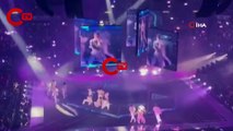 Faciadan dönüldü: Konser sırasında dev ekran dansçıların üzerine düştü!