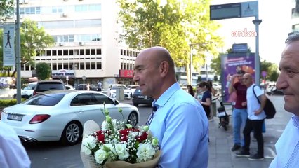 Tunç Soyer,  darp edilen kadın şoförü otobüsünde ziyaret etti