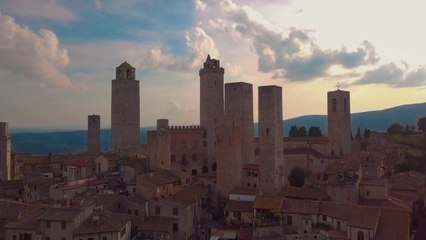 Volano le locazioni turistiche e gli acquisti di seconde case