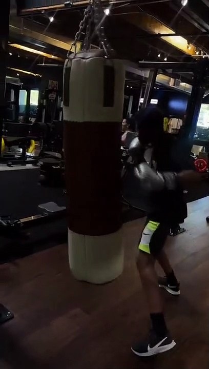 Hélène Sy a partagé la vidéo de ses fils faisant du sport @ Instagram / Hélène Sy