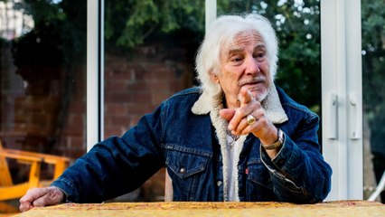 GALA VIDÉO - “Ça ne peut pas durer !” : Hugues Aufray en colère, adresse un message à Pap Ndiaye