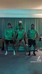 Marc Bartra y Joaquín la lían parda con su imitación de 'Motomami' / Redes