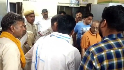 जलयोजना की पाइप लाइन बिछाने को लेकर दो पक्ष भिड़े, सरपंच पर फायरिंग का आरोप