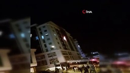 7 katlı binanın 5’inci katındaki daire alevlere teslim oldu