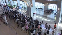 휴가철 공항 인파 '북적'...가족 여행객 가장 많아 / YTN