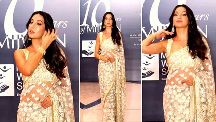 Nora Fatehi ने बिना Ramp पर चले, लूटी महफिल, साड़ी में ढाया कहर | Manish Malhotra Ramp Show