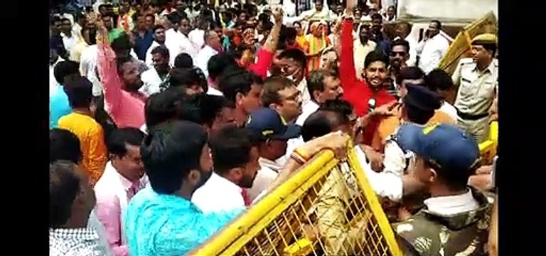 Video कांग्रेस का दांव हुआ फेल, भाजपा समर्थित लालाबाई एक वोट से बनी अध्यक्ष