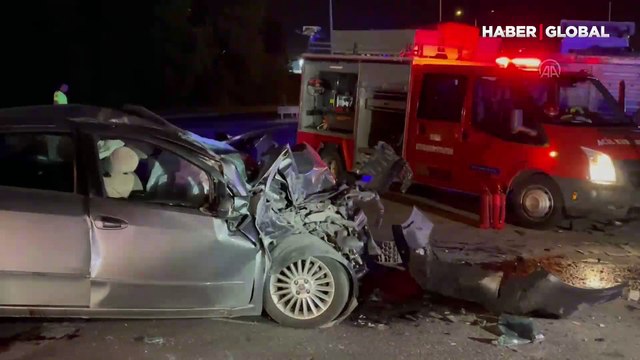 Bursa'da 'u' dönüşü faciası! Tırla otomobil çarpıştı: 2 ölü, 2 yaralı