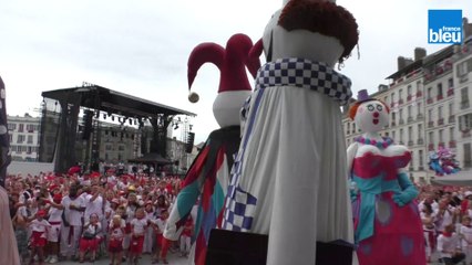 Le Roi Léon et sa cour aux Fêtes de Bayonne