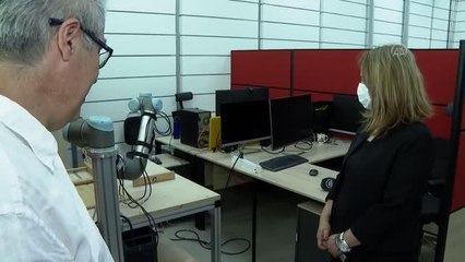 Yapay zekalı "kalfa robotlar" fabrikalarda göreve hazır (2)