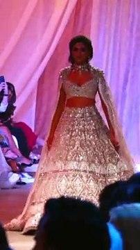 Cute #DeepikaPadukone Looks Gorgeous At #ManishMalhotra Show #RanveerSingh