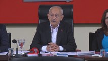 Kılıçdaroğlu, Kayseri’de 5 muhtara rozet taktı