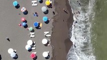 Düzce haberleri! DÜZCE- Akçakoca'da sıcak havadan bunalanlar denizde serinlemeye çalıştı