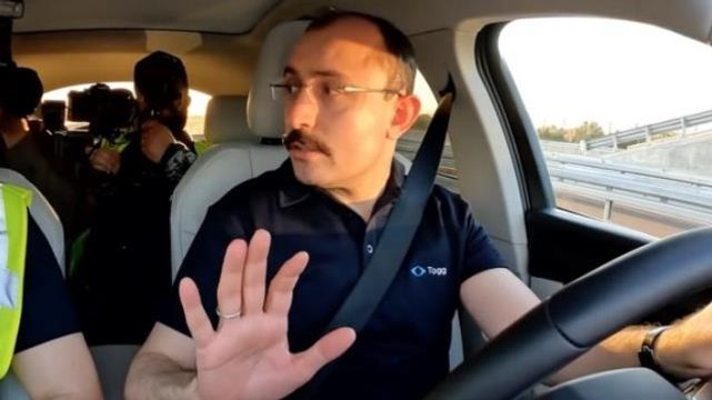 Togg'un deneme üretimine başlandı! Test sürüşü için bu kez direksiyona Bakan Muş geçti