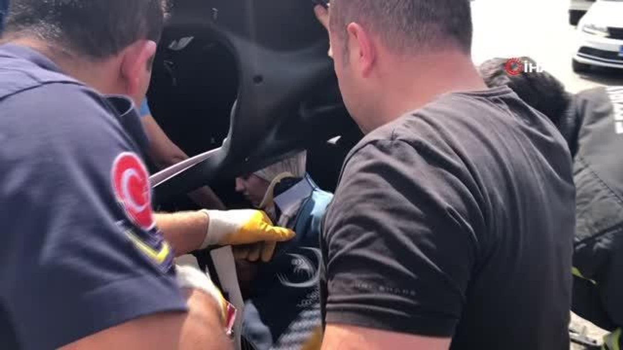 Direksiyon hakimiyetini kaybeden otomobil takla attı