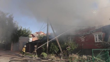 Ukrayna'ya yapılan saldırı sonucu sivil yerleşim yerleri hasar gördü