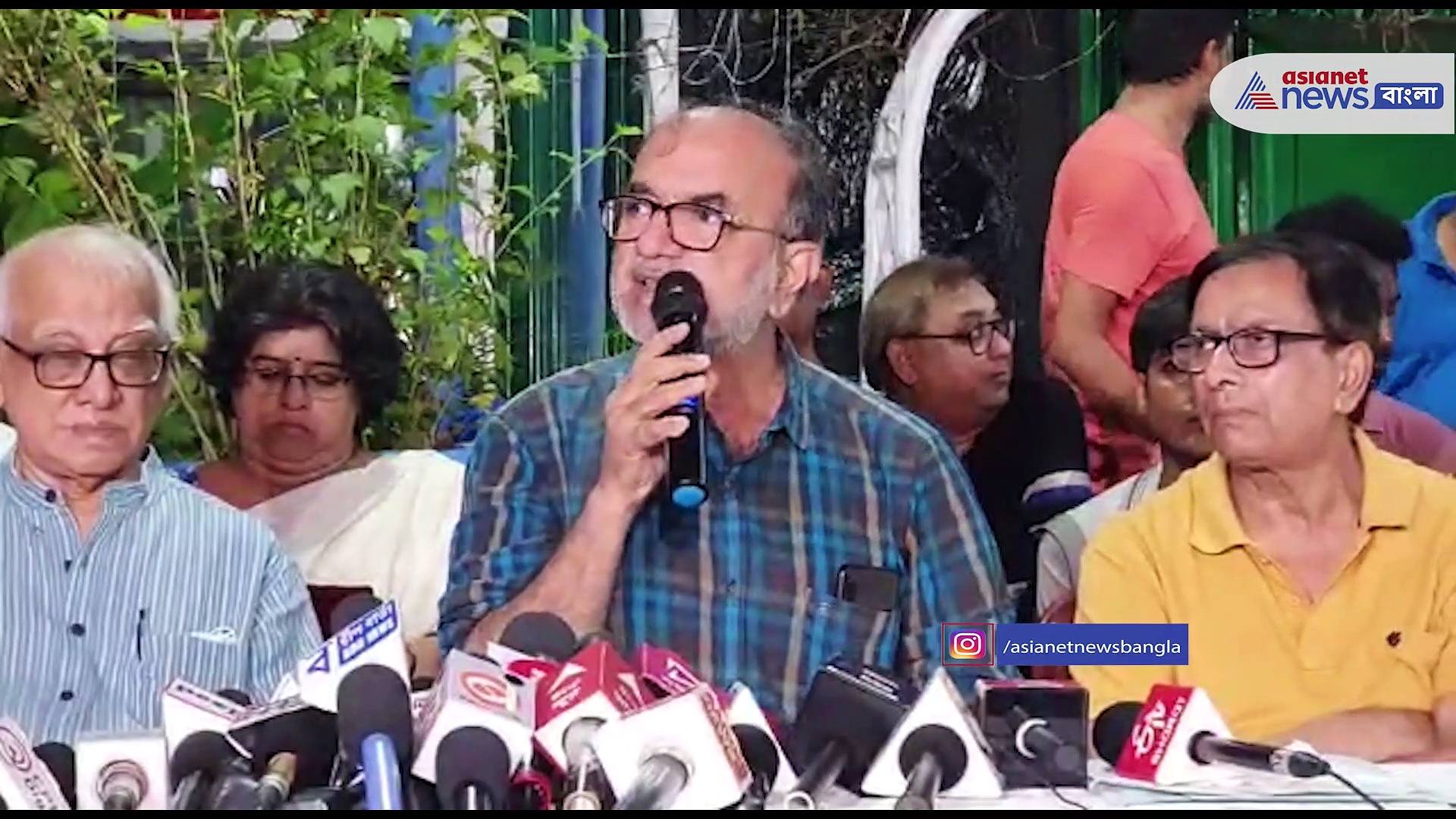 কলকাতা প্রেস ক্লাবে সাংবাদিক সম্মেলন করে সরকারী নিয়োগ দুর্নীতির বিরুদ্ধে মিছিলের ডাক বামপন্থীদের