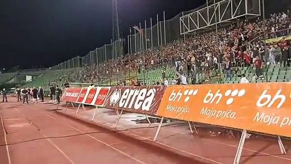 Pljesak navijača Sarajeva za igrače Sloge