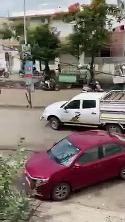 how two truck driver attack on a car