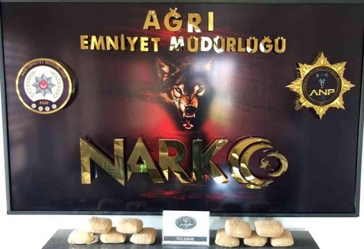 Ağrı 3. sayfa haberleri: Ağrı'da 8 kilo 750 gram toz esrar ele geçirildi
