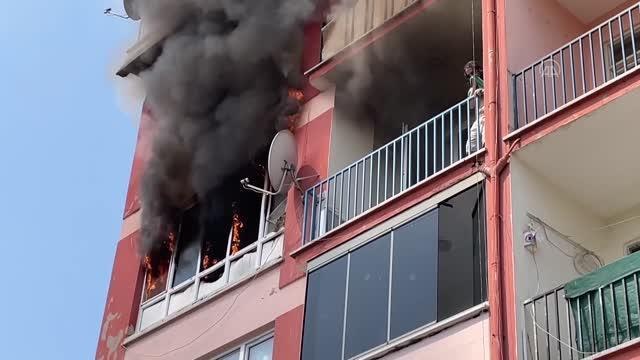 Son dakika gündem: Yangında mahsur kalan kişiyi itfaiye ekipleri kurtardı