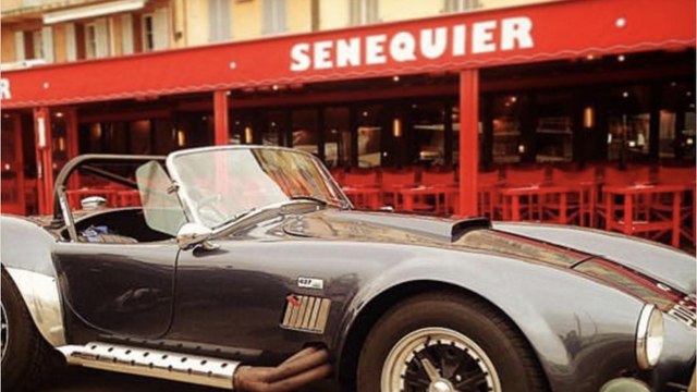 GALA VIDÉO - Jacques Chirac, Brigitte Bardot, Karl Lagerfeld... Cette adresse tropézienne qui a vu défiler les people (1)