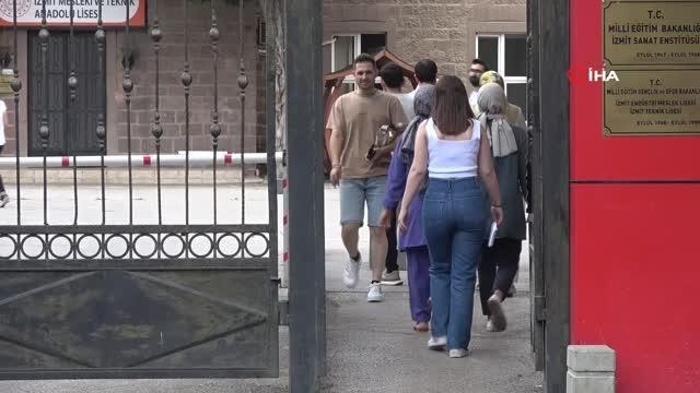 Geç kaldığı KPSS'ye giremedi, elindeki kağıdı gösterip Burada öyle bir şey yazmıyor dedi