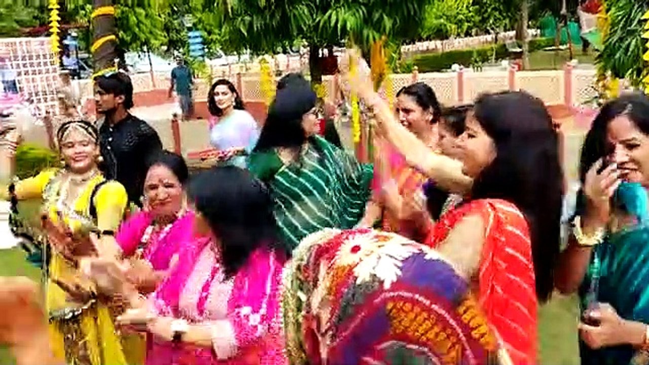 राजस्थान की महिला पुलिस अधिकारियों ने यूं मनाई तीज, किया डांस : देखें वीडियो