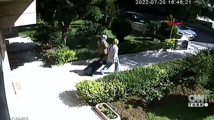 Kadıköy'deki evden 60 bin dolarlık saat çalan hırsızlar yakalandı