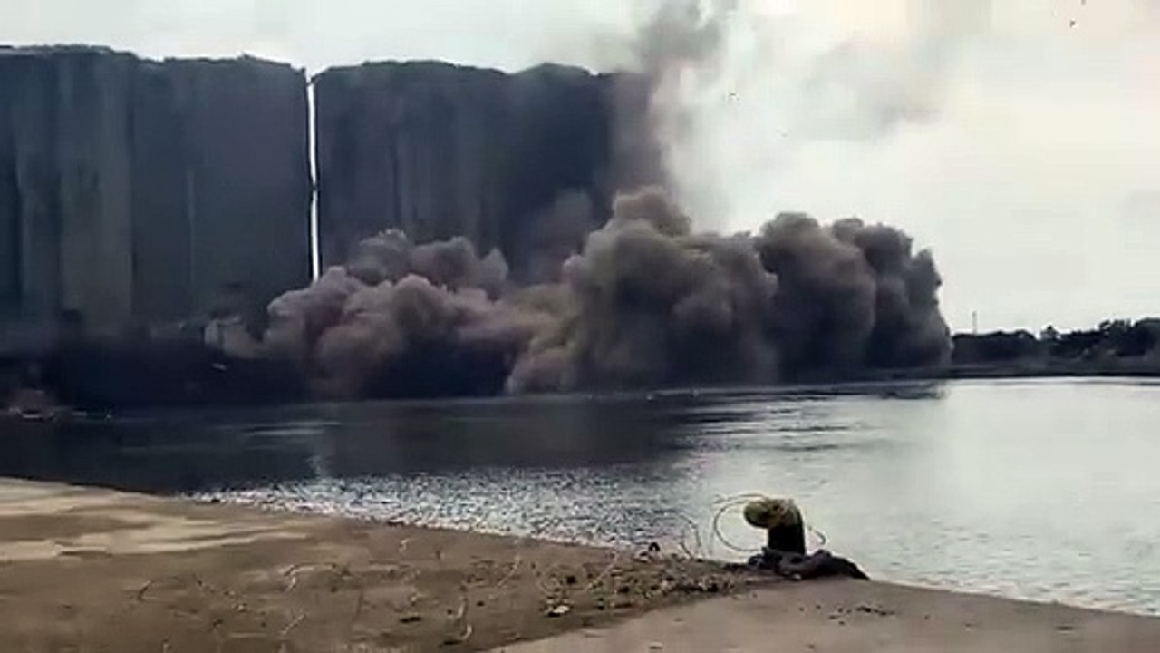 Just received this on WhatsApp from home. Please everyone who is within Beirut please be extra careful and keep your masks on. - portofbeirut beiru