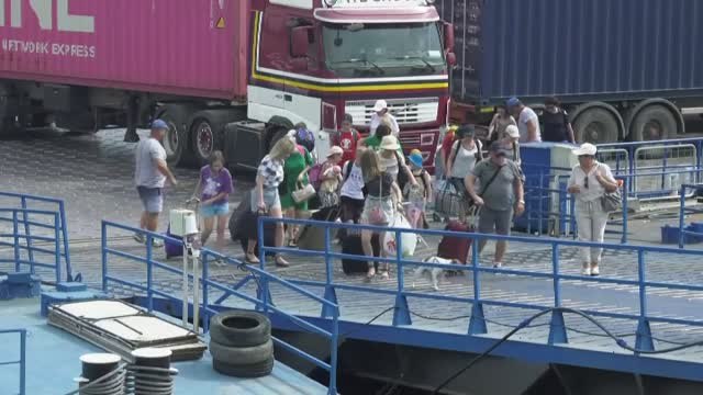 Los refugiados ucranianos sufren lo peor de la ola de calor tratando de cruzar la frontera