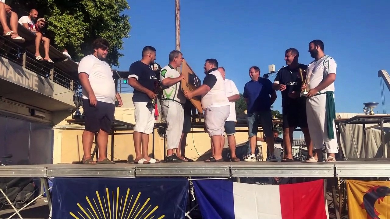 Joutes : le Martégal Enzo Alirot sacré champion...