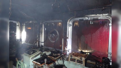 부산대교 인근 67톤 선박에서 불...인명 피해 없어 / YTN