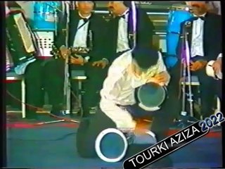 عرف الايقاع والطبلة كألات موسيقية شعبية ـــ ومع مر العصور أخذت هذه المعدات طابعا ابداعيا